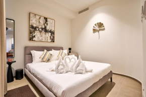 Cosy One-Bedroom Apartment in Mercury Tower by Zaha Hadid